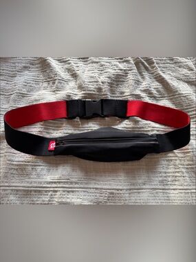 💜OFFERS💜 - BRAND NEW! Peloton Black and Red Running Belt Bag